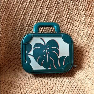 🆕 Traveler trunk monstera leaves white green crossbody kate spade wallet set
